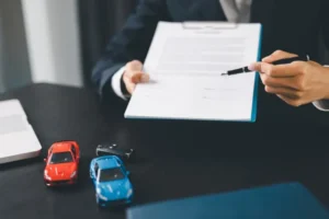 Empréstimo pessoal com garantia de veículo: Como funciona e quais os riscos?