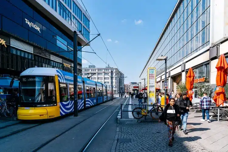 Tipps zur Reduzierung von Kosten für öffentliche Verkehrsmittel und Reisen in Deutschland!