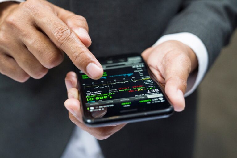 Apps to track the Australian market in real time!