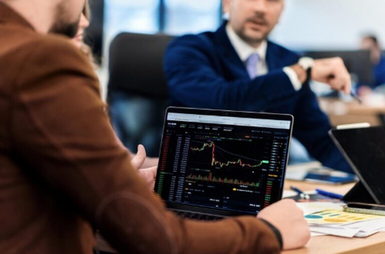 ETF vs. shares: What’s worth more in 2025?