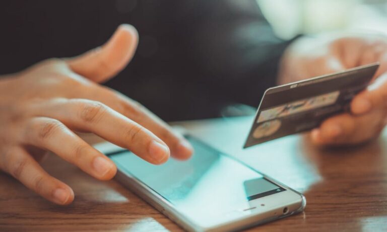 How to avoid traps and scams in online loans?