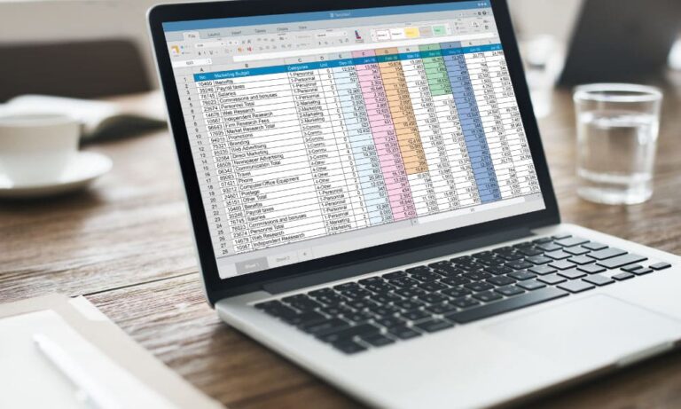 Como planejar suas finanças com planilhas simples?