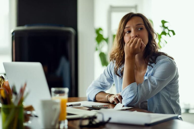 Como sair do vermelho e organizar sua vida financeira?