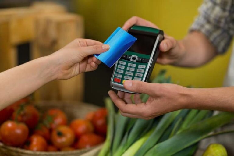 Cartões com programa de fidelidade para supermercados