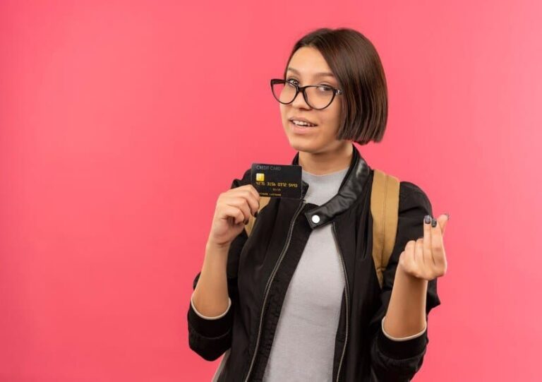 Cartões voltados para o público universitário