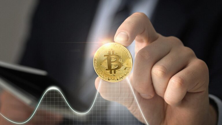 O mercado de investimentos em criptomoedas no Brasil: Tendências e regulações
