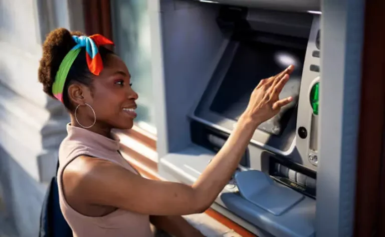 Bancos digitais x tradicionais: Quem oferece mais vantagens em 2025?