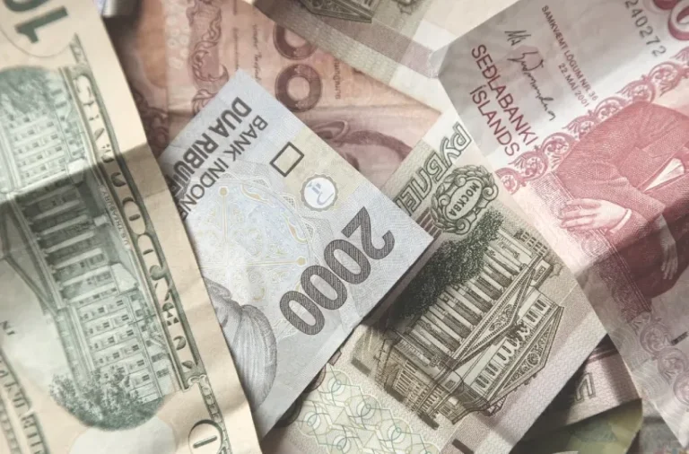 Transferências internacionais: como os bancos brasileiros estão facilitando operações em moeda estrangeira?