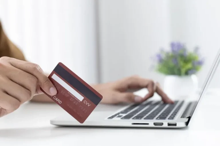 Cartões para negativados: opções para recuperar o crédito com segurança