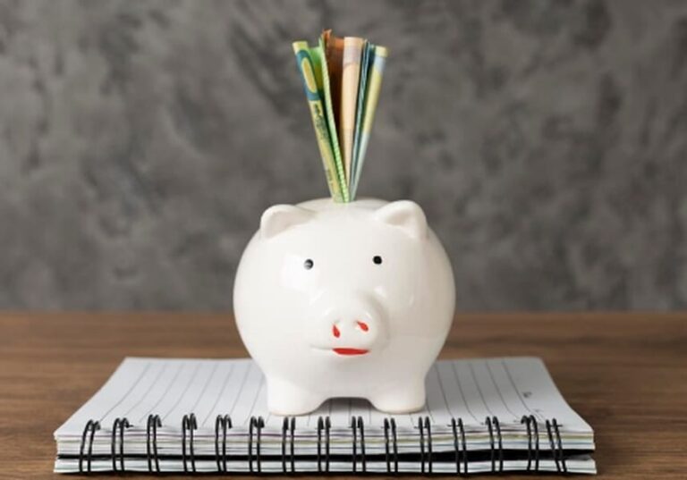 Die Rolle der Gewerkschaften bei der Bildung und finanziellen Absicherung von Arbeitnehmern in Deutschland